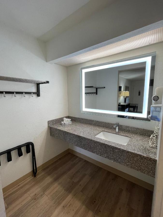Tricove Inn & Suites Jacksonville Exteriér fotografie